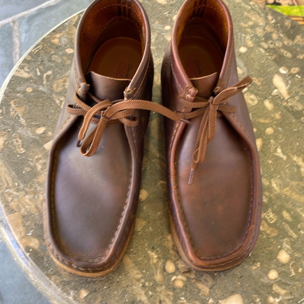 Men’s Clark’s Original Wallaby men’s size 9